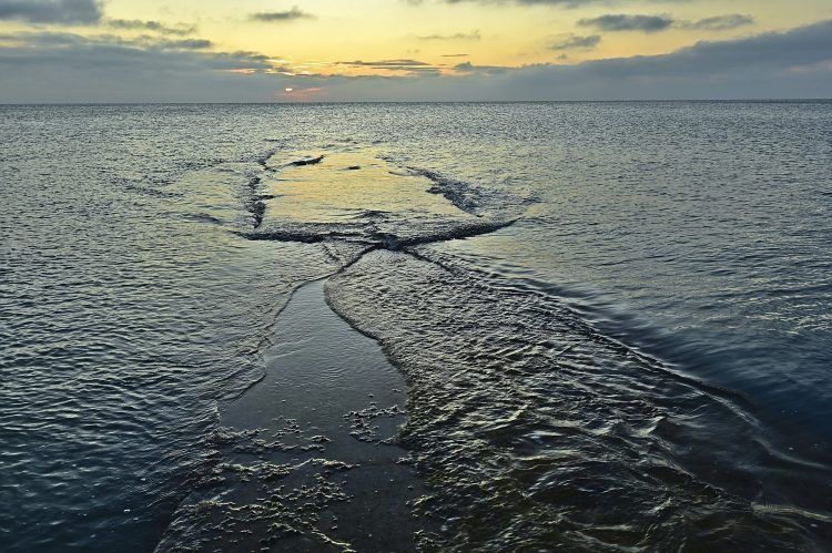 Île d'Oléron Pose longue Ecume Vagues Brumeux Sable Galets Décembre