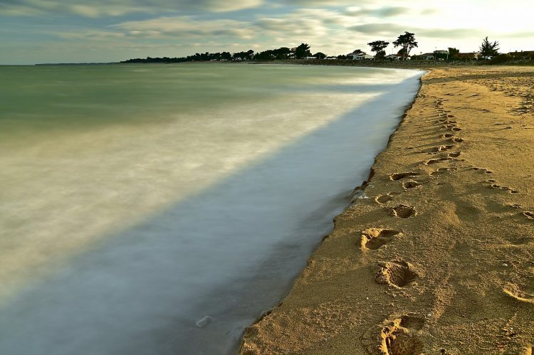Île d'Oléron Pose longue Ecume Vagues Brumeux Sable Galets Décembre