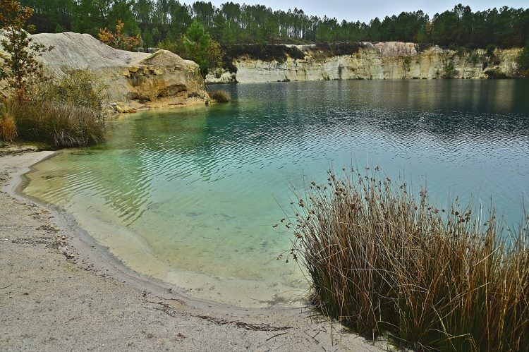 Carrières Guizengeard Kaolin Argile Bleu des mers du sud Turquoise