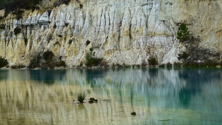 Carrières Guizengeard Kaolin Argile Bleu des mers du sud Turquoise