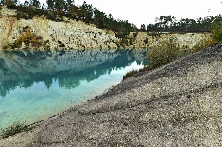 Carrières Guizengeard Kaolin Argile Bleu des mers du sud Turquoise