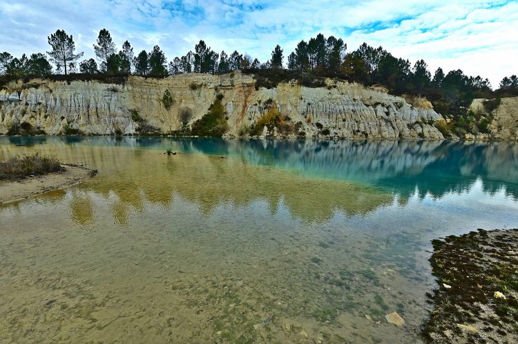 Carrières Guizengeard Kaolin Argile Bleu des mers du sud Turquoise