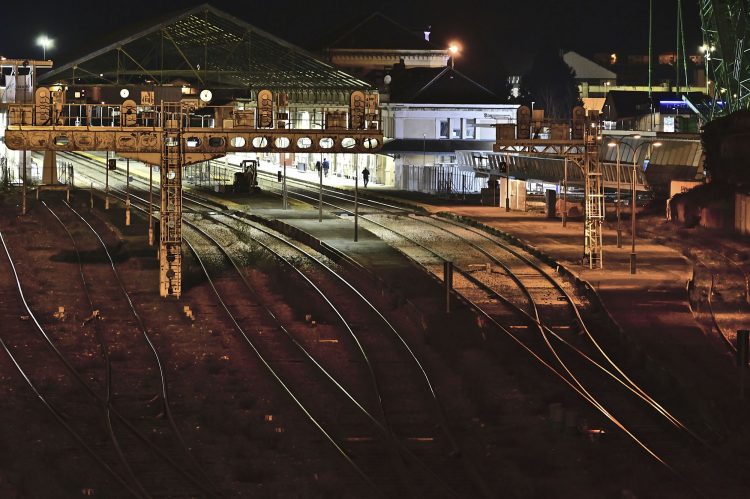 Travaux publics, Gare Périgueux, Nuit, Pose passerelle, Grue, Chantier