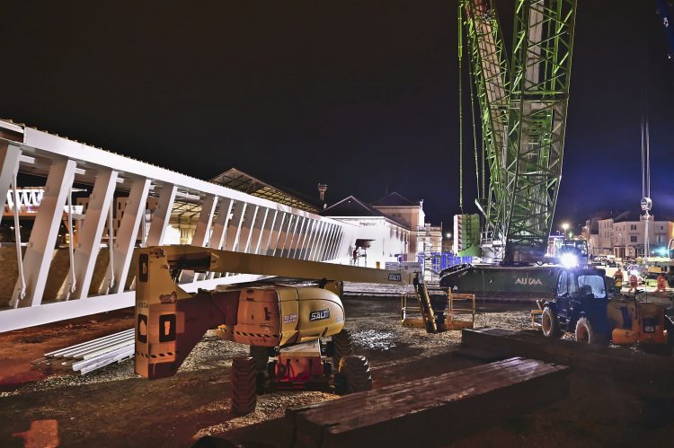 Travaux publics, Gare Périgueux, Nuit, Pose passerelle, Grue, Chantier