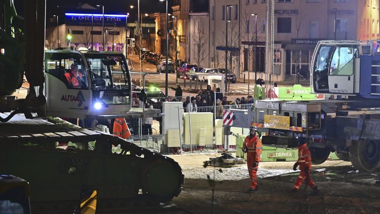 Travaux publics, Gare Périgueux, Nuit, Pose passerelle, Grue, Chantier
