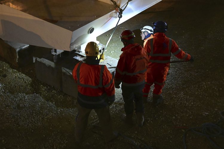 Travaux publics, Gare Périgueux, Nuit, Pose passerelle, Grue, Chantier