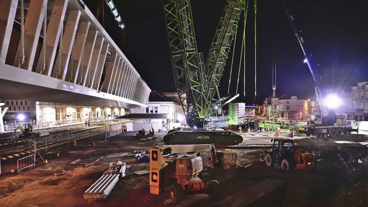 Travaux publics, Gare Périgueux, Nuit, Pose passerelle, Grue, Chantier