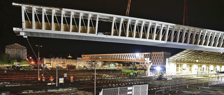 Travaux publics, Gare Périgueux, Nuit, Pose passerelle, Grue, Chantier