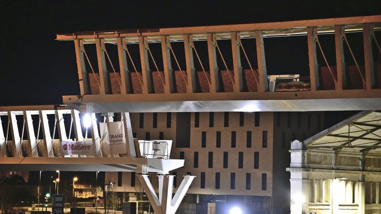 Travaux publics, Gare Périgueux, Nuit, Pose passerelle, Grue, Chantier