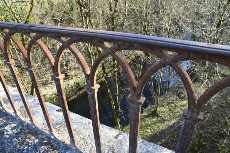 Voie Verte, VTT, Périgord vert, Saint Pardoux-la-Rivière, Thiviers, Ponts, Viaducs, Ruisseaux, la Côle, la Dronne, ouvrages d'art, voie ferrée désaffectée, promeneurs, étangs