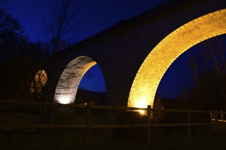 Voie Verte, VTT, Périgord vert, Saint Pardoux-la-Rivière, Thiviers, Ponts, Viaducs, Ruisseaux, la Côle, la Dronne, ouvrages d'art, voie ferrée désaffectée, promeneurs, étangs