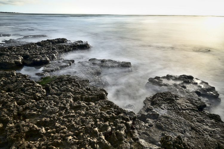 mer, océan, rocher, écume, pose longue, pose lente, île d'Oléron, flou