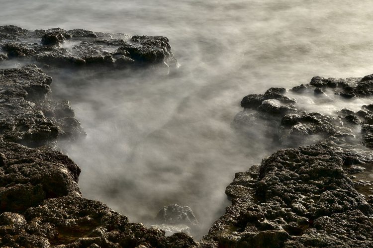 mer, océan, rocher, écume, pose longue, pose lente, île d'Oléron, flou