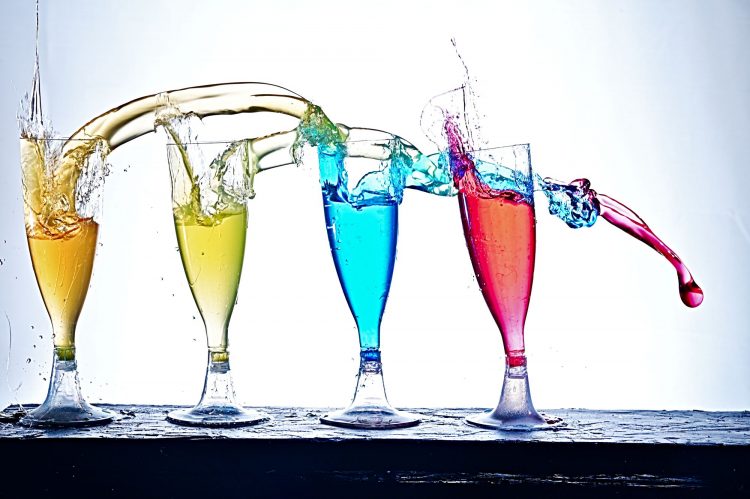 Haute vitesse, Eau colorée