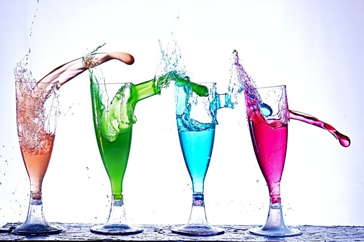 Haute vitesse, Eau colorée