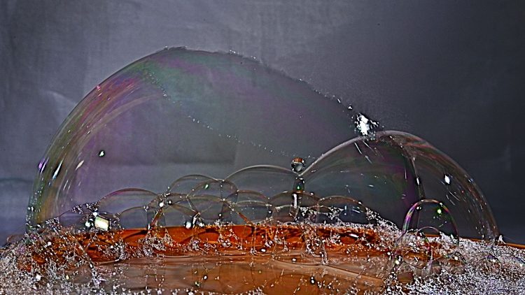 bulle de savon, haute vitesse, éclatement