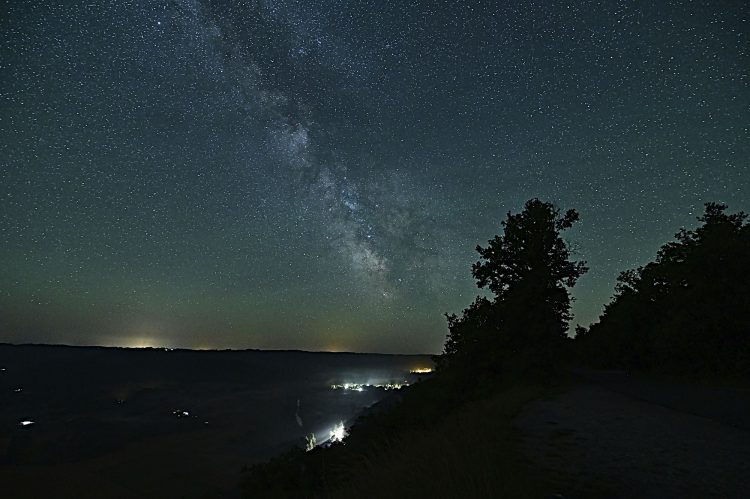 Voie lactée, milky way, Vallée de la Vézère, paysage nocturne, étoiles, nuit