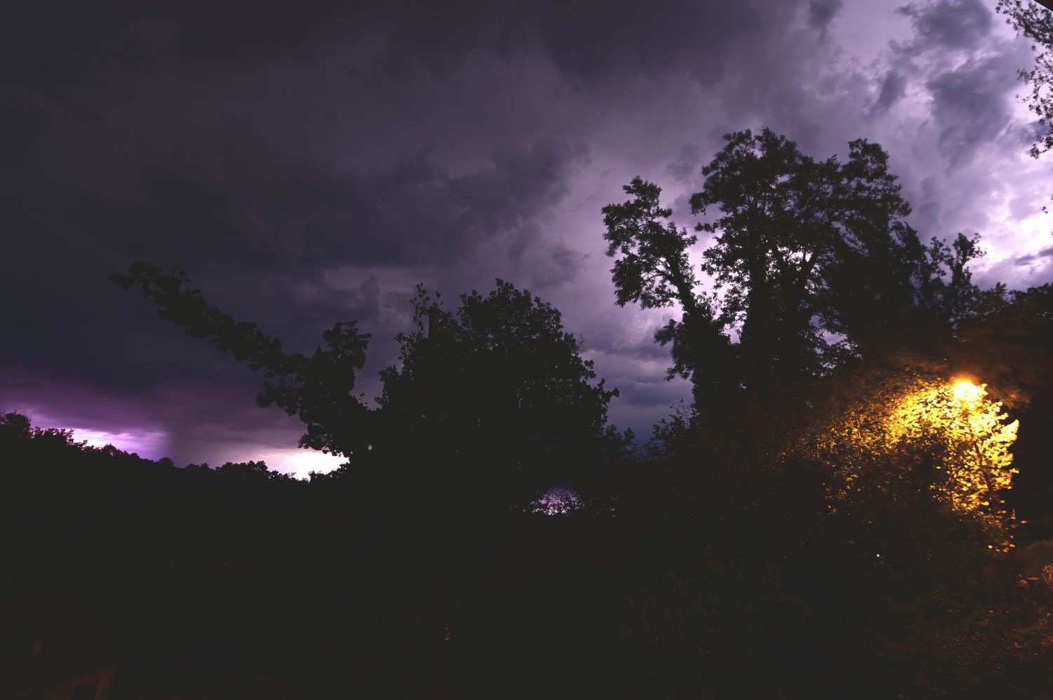 orages, éclairs, nuit