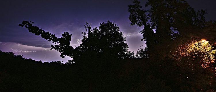 orages, éclairs, nuit