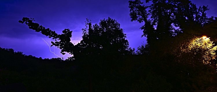 orages, éclairs, nuit